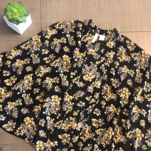 🟣Xhilaration  Size S Floral Kimono 🟣